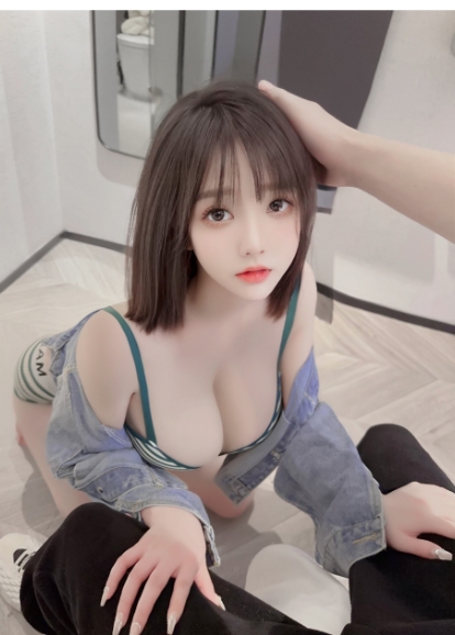 05极品车模新下海，超级漂亮