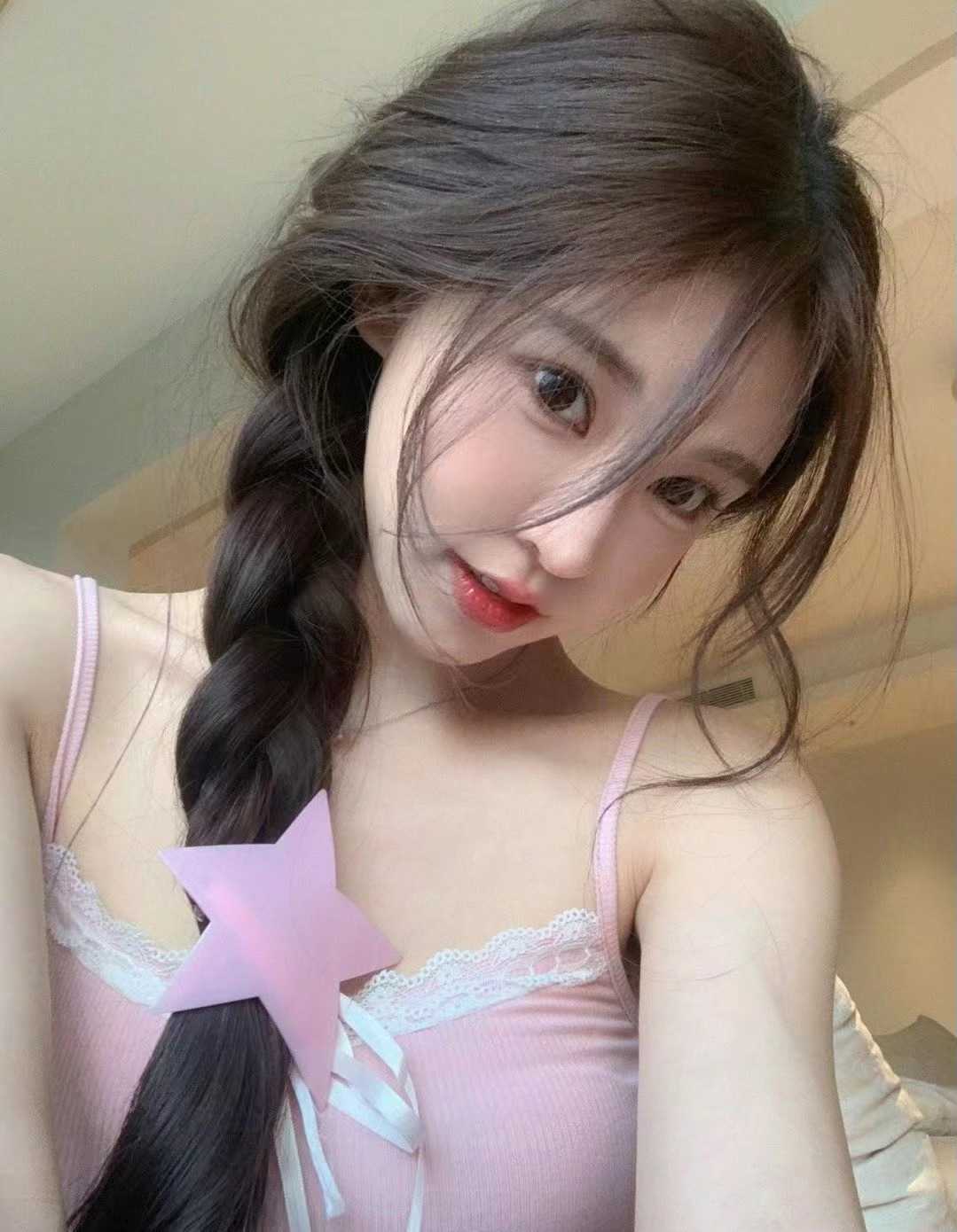 年轻貌美小姐姐一位