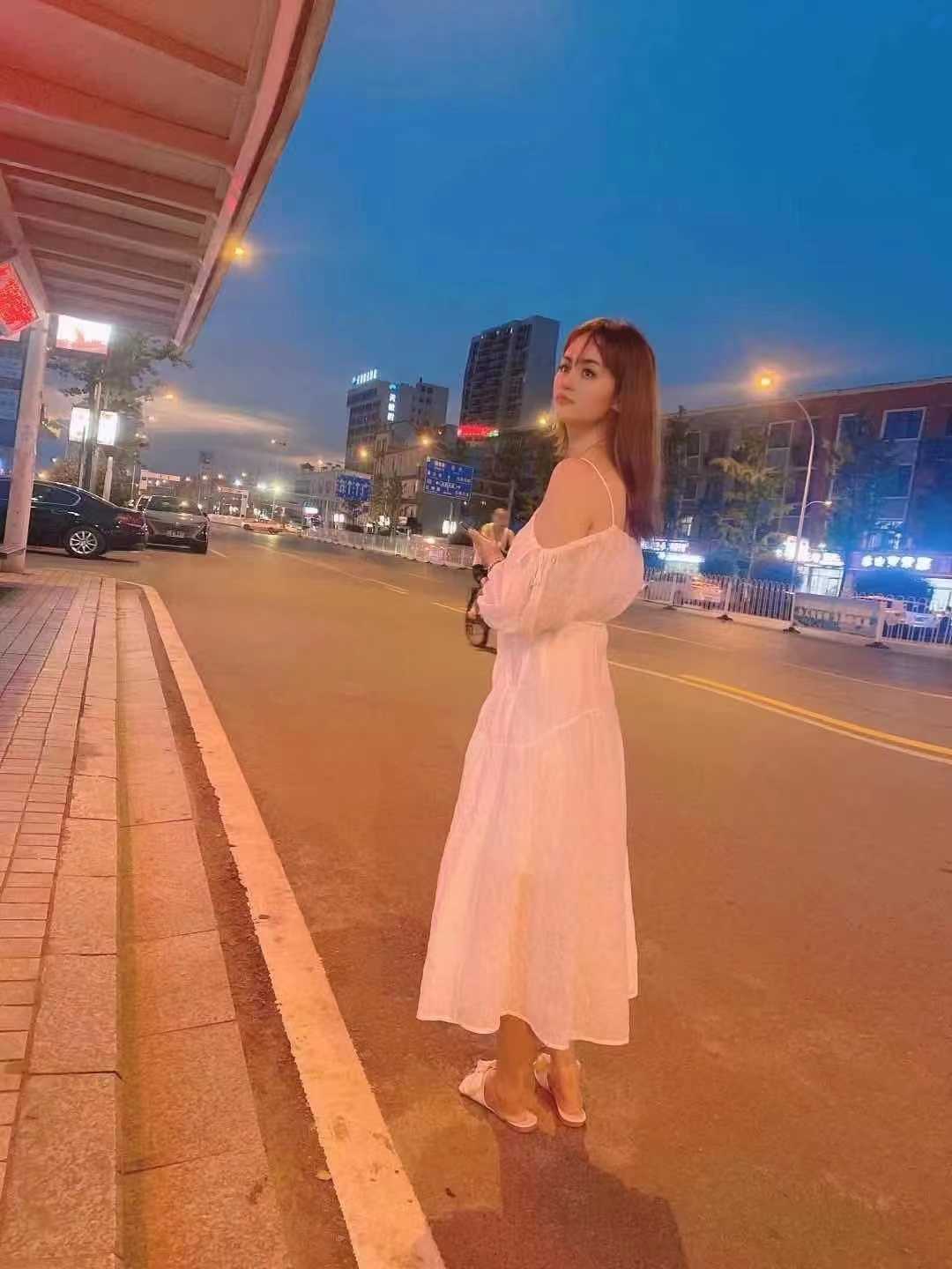 苗栗路长腿晚晚