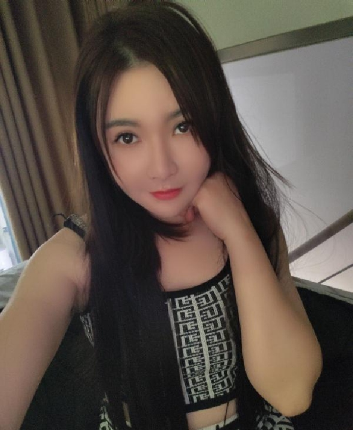 极具诱惑的性感尤物小橙子