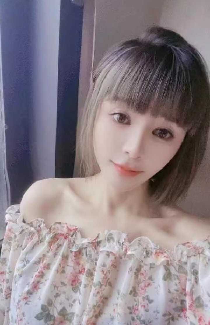 天街风情小少妇