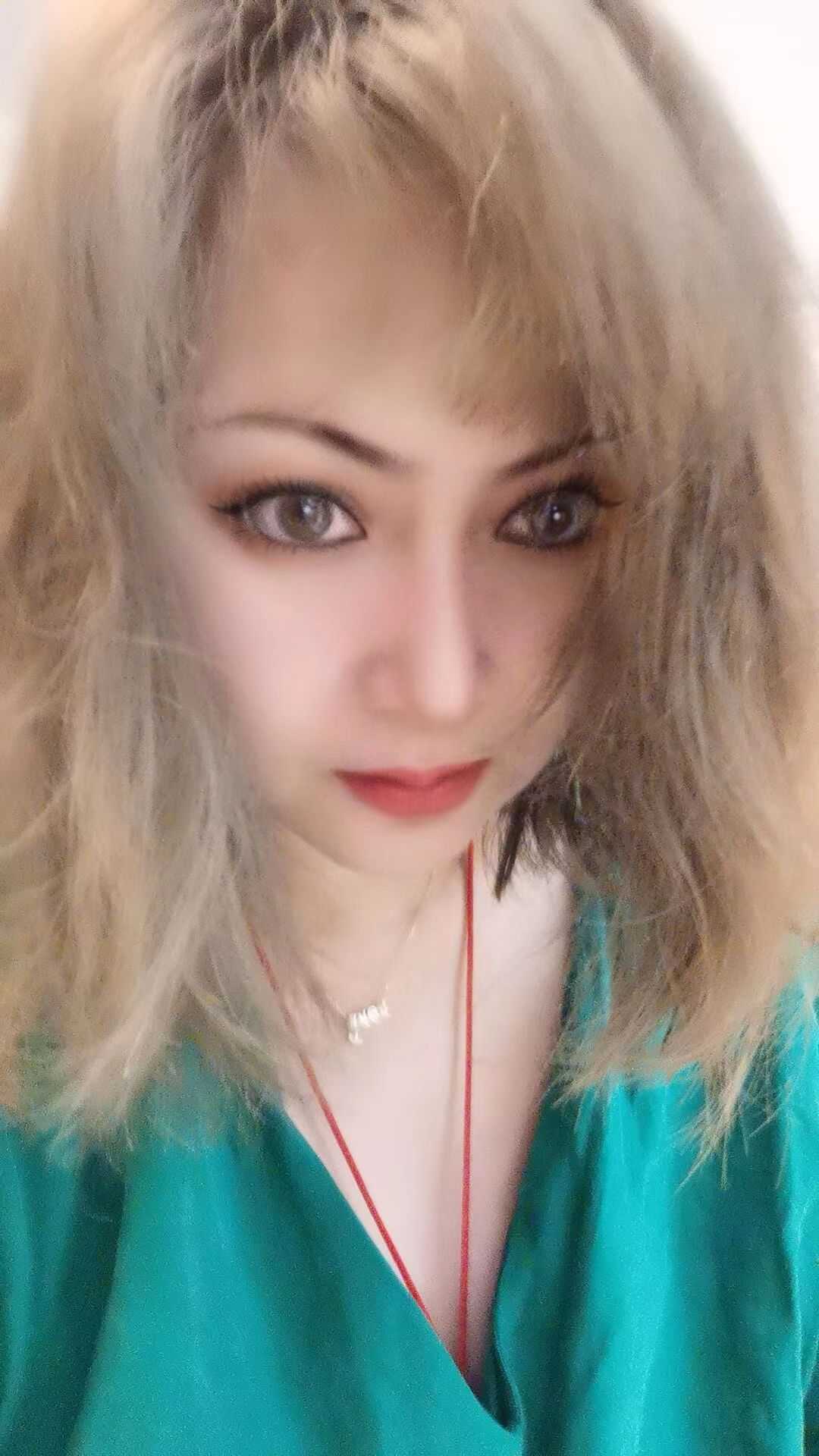 黑丝巨臀，混血宝宝