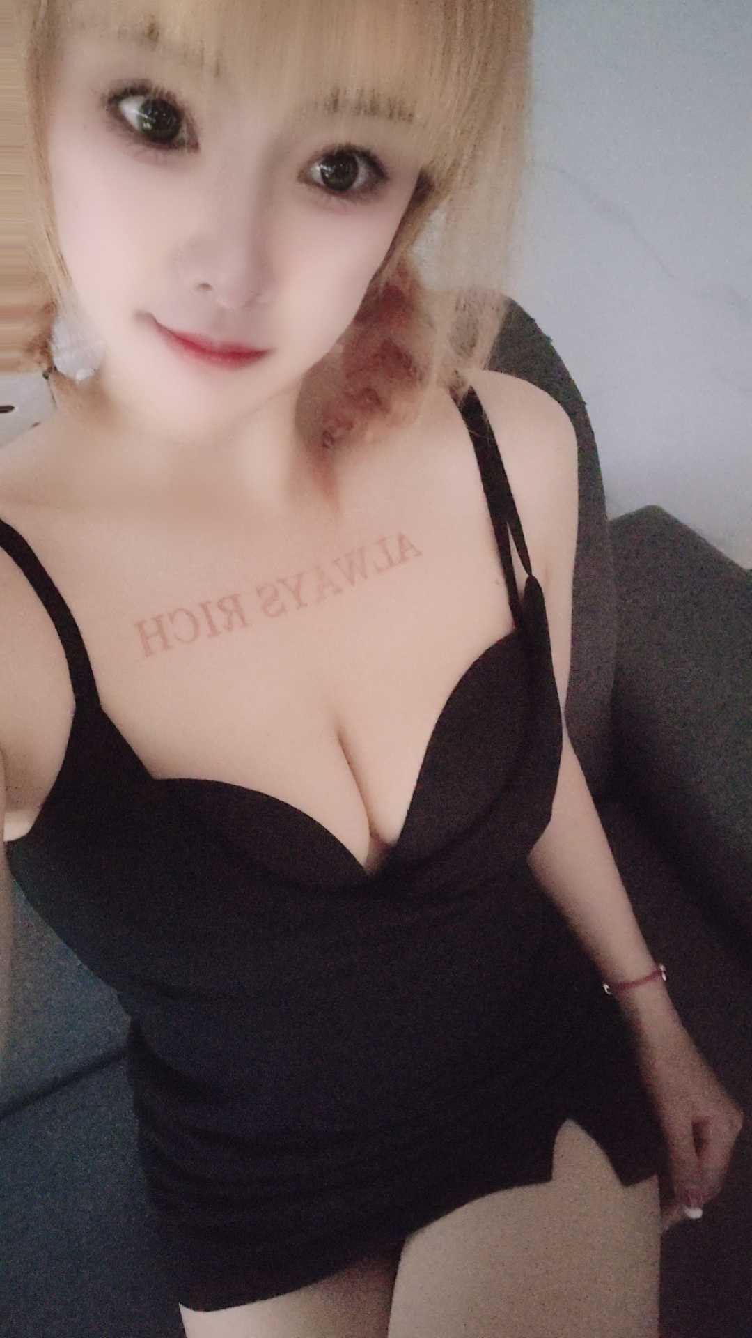 身材还不错的多多