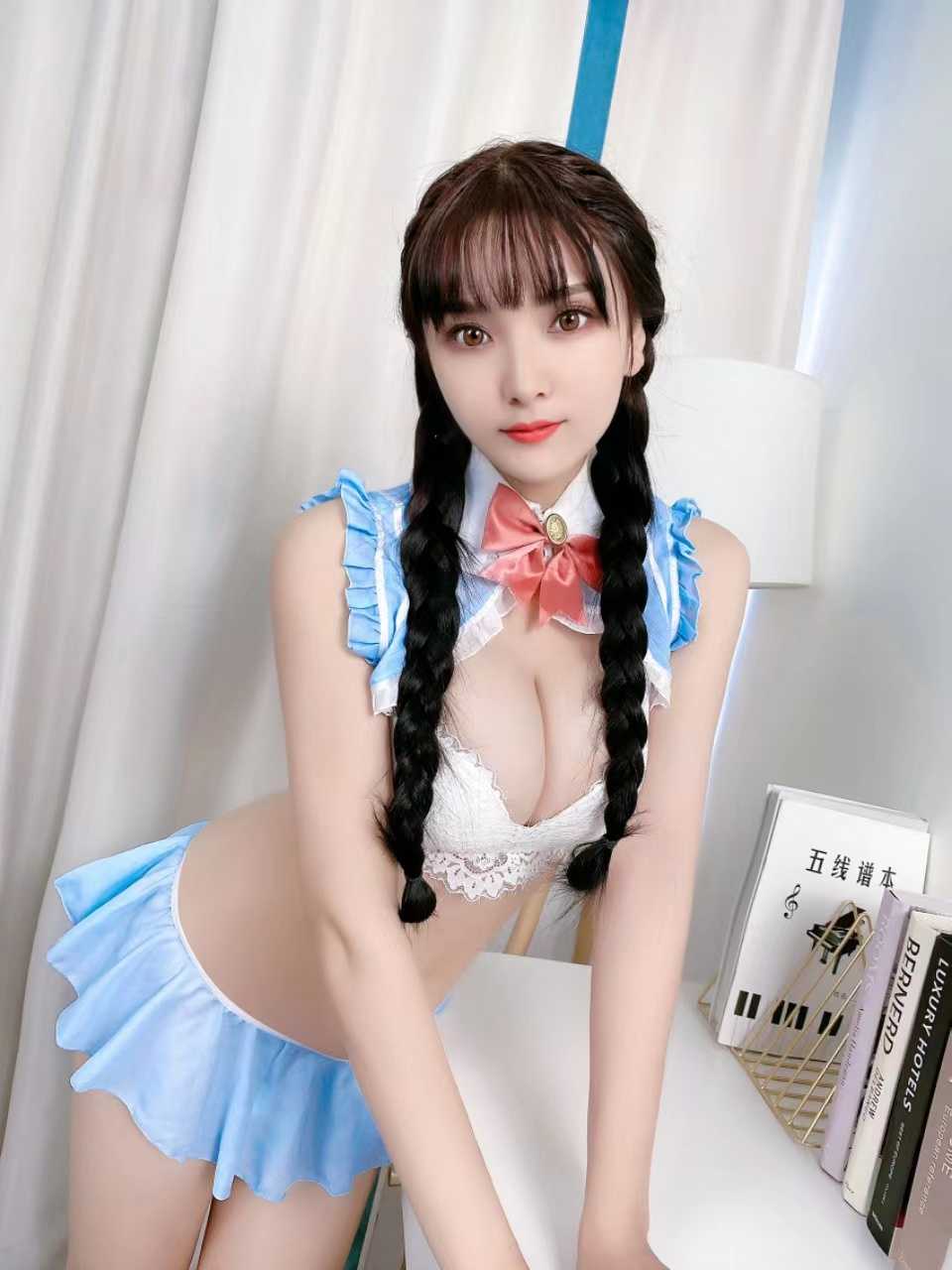 第一眼就会喜欢的小姐姐