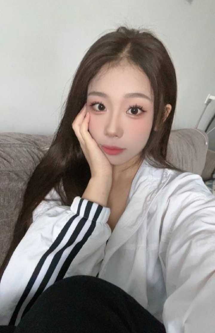 龙岗新场粉嫩美眉