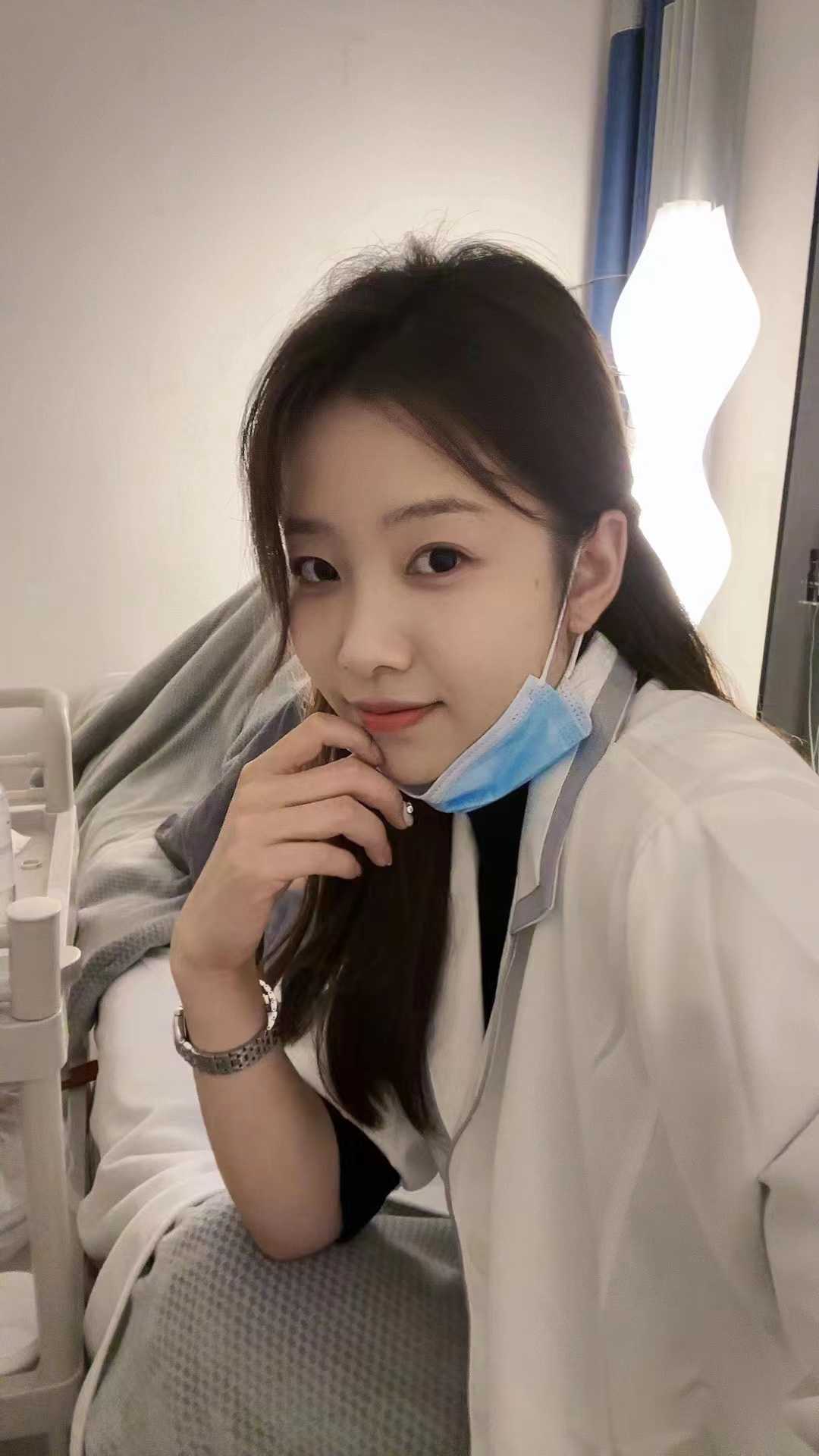 年轻有颜的小姐姐