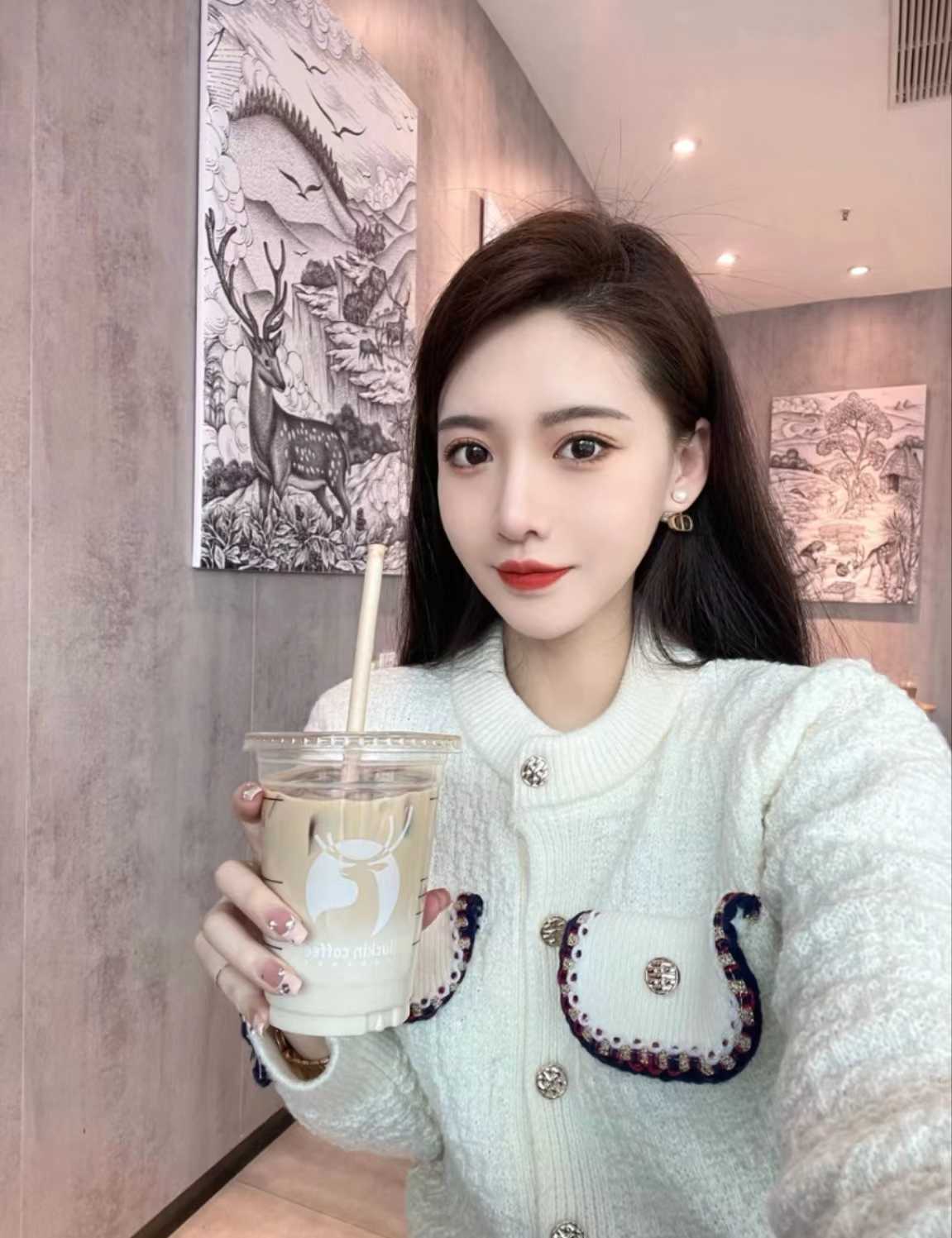 身材颜值很不错的妹子