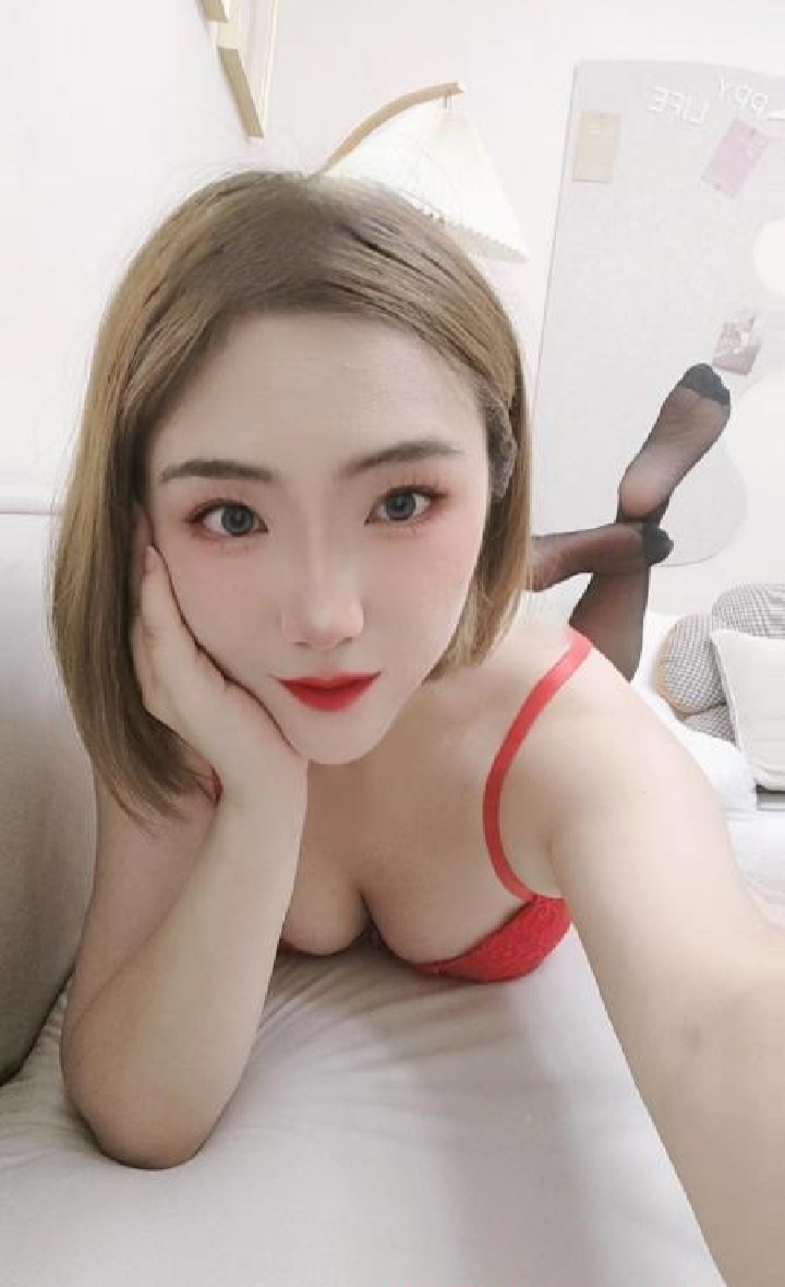 天心短发服务系妹子