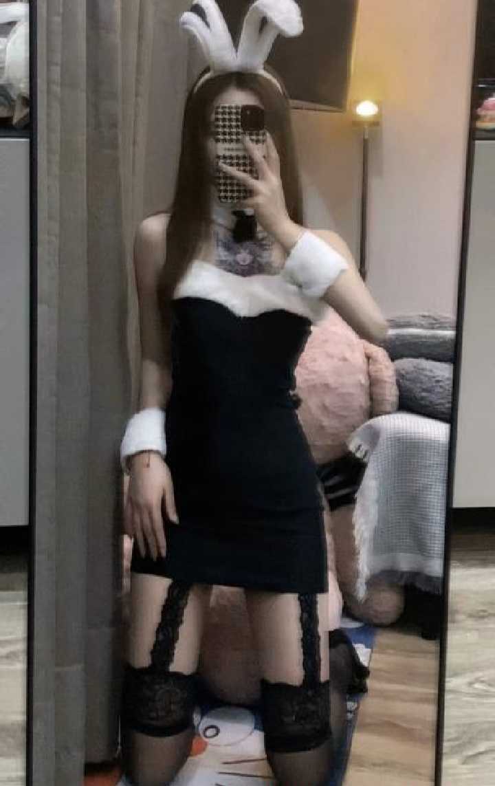 制服纹身美妞琪琪