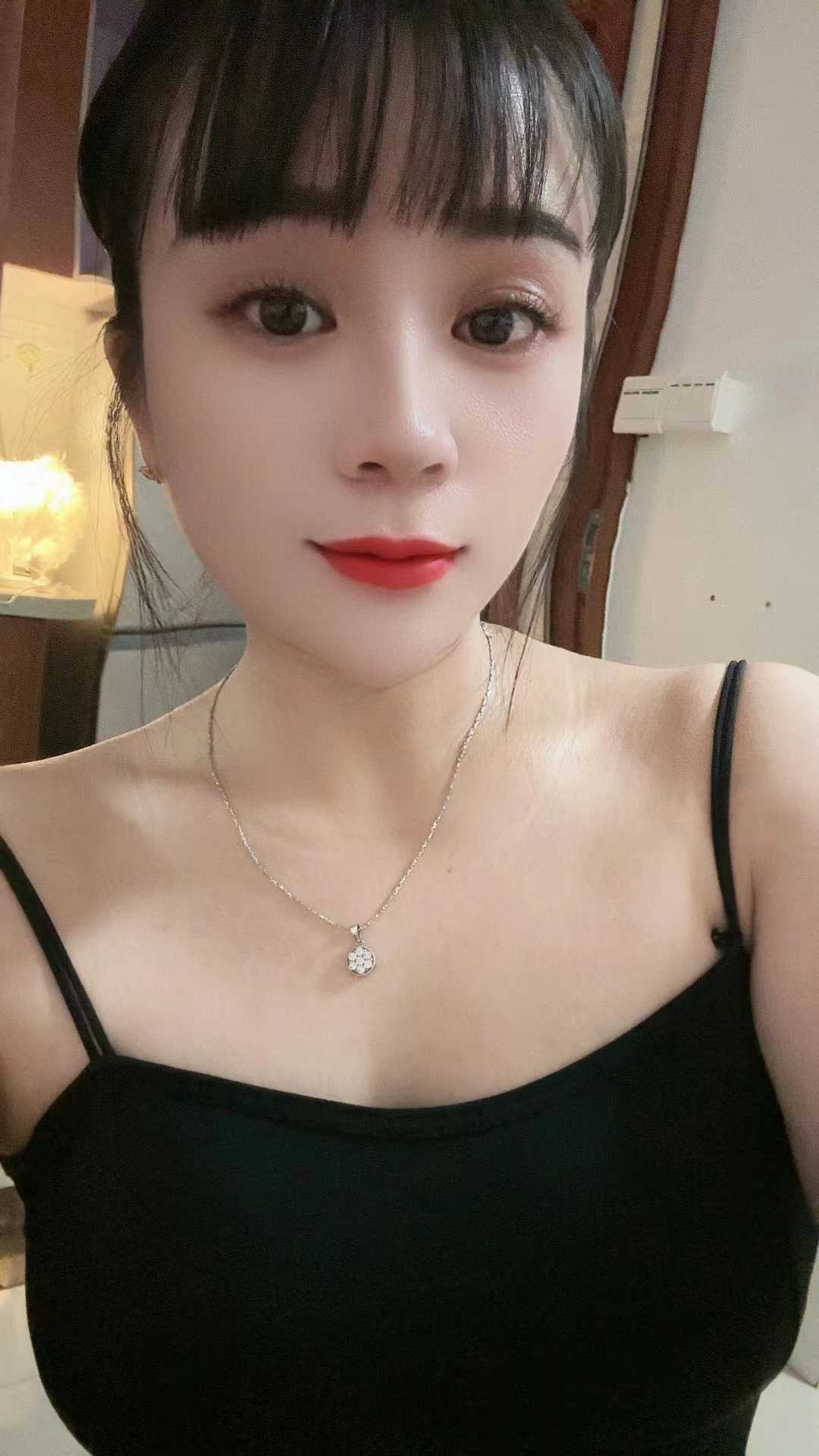 白云江夏性感小兰