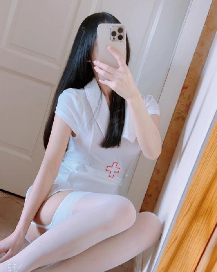 四川粉嫩制服美妞