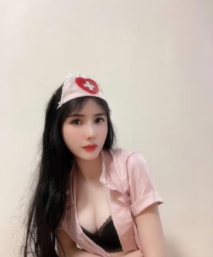 南开粉嫩制服尤物小雨