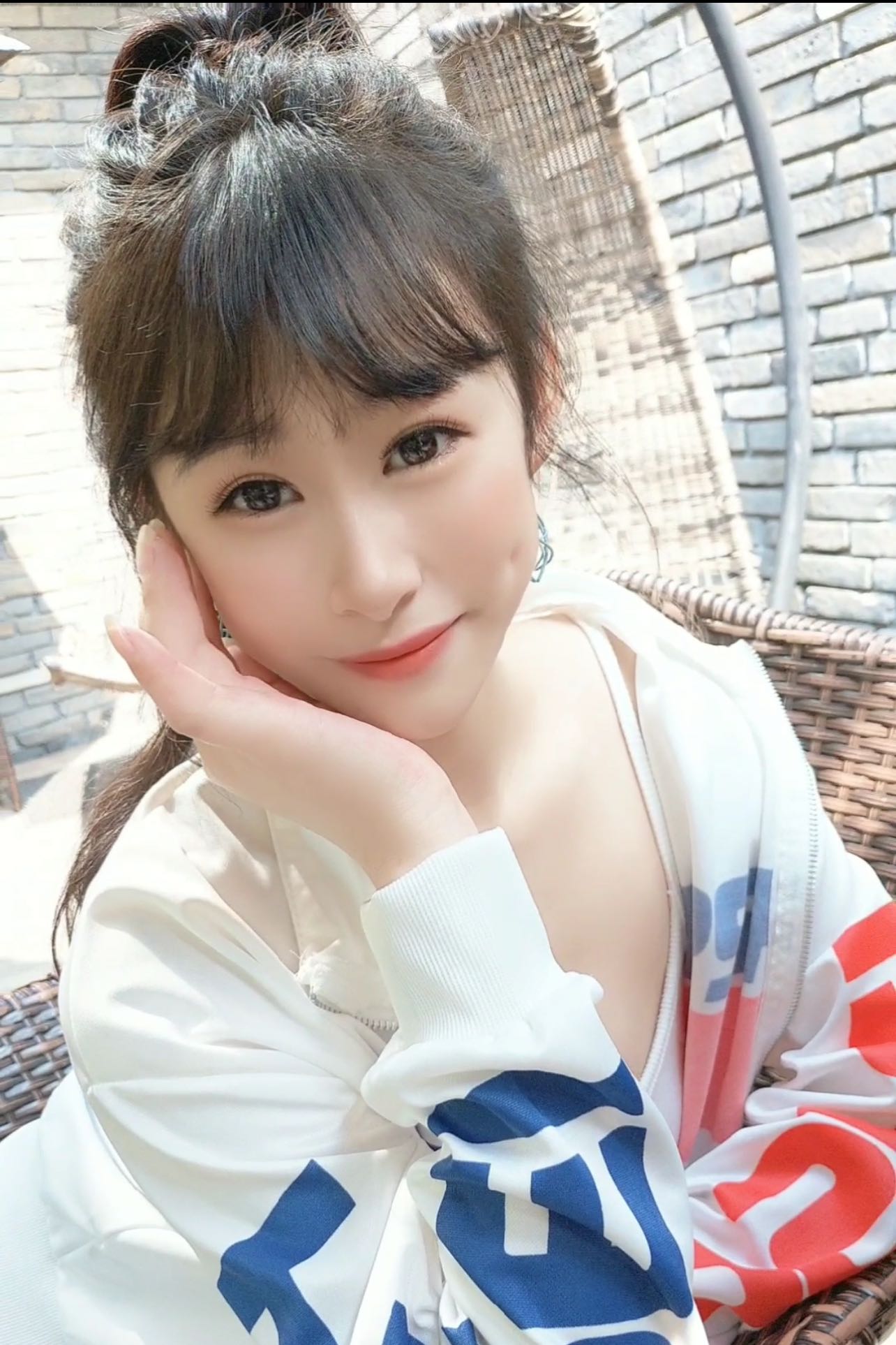 宝安00后颜值嫩妹