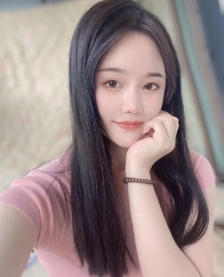 园区漂亮嫩妹果粒橙