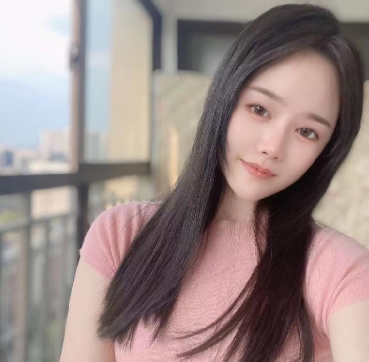 园区漂亮嫩妹果粒橙