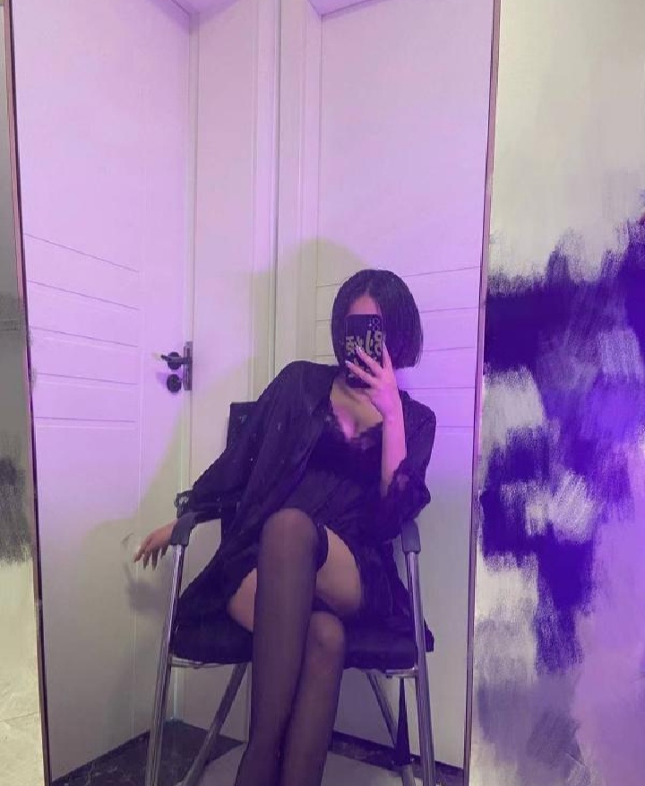 甜甜的小女友兔兔