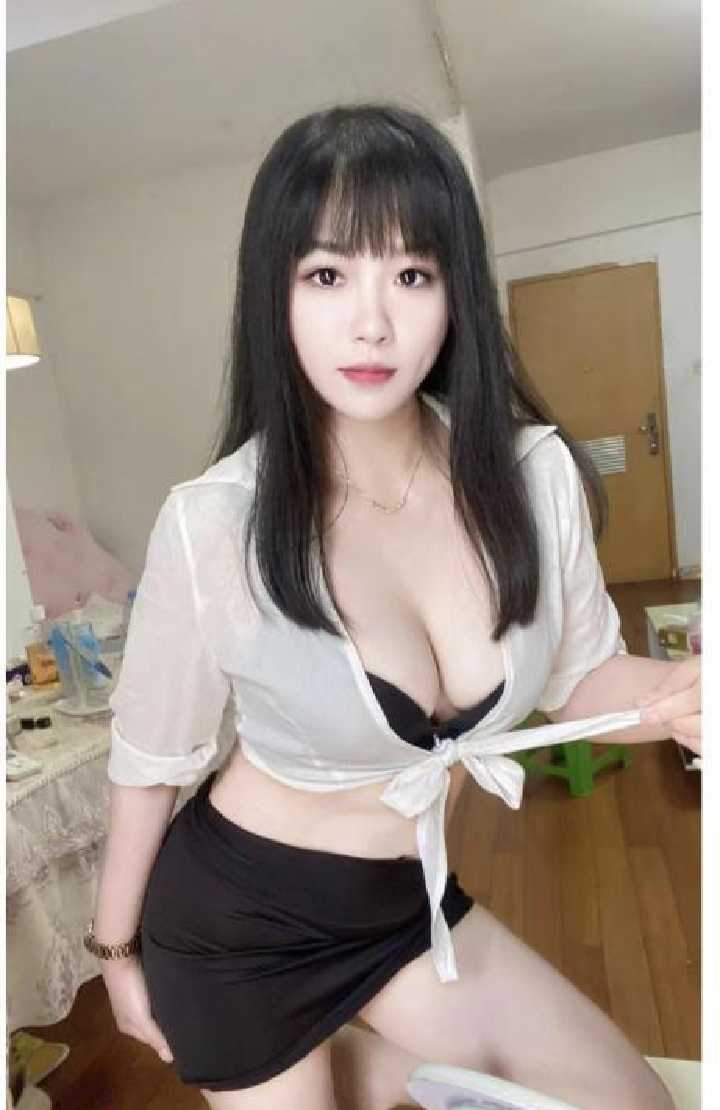 翘臀大奶尤物菲儿老师