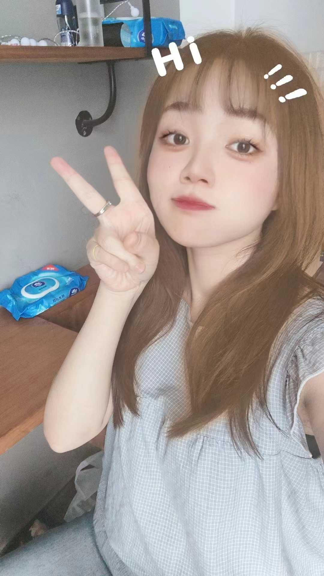 清纯呆萌小女友虫虫