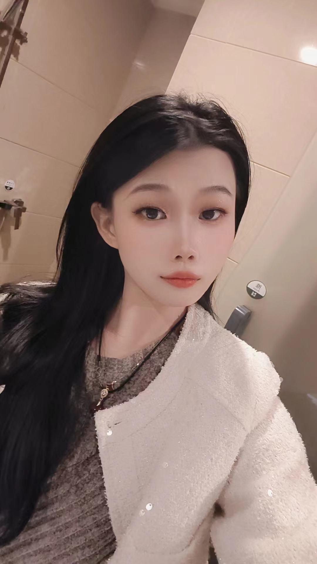 年轻有颜值的妹子