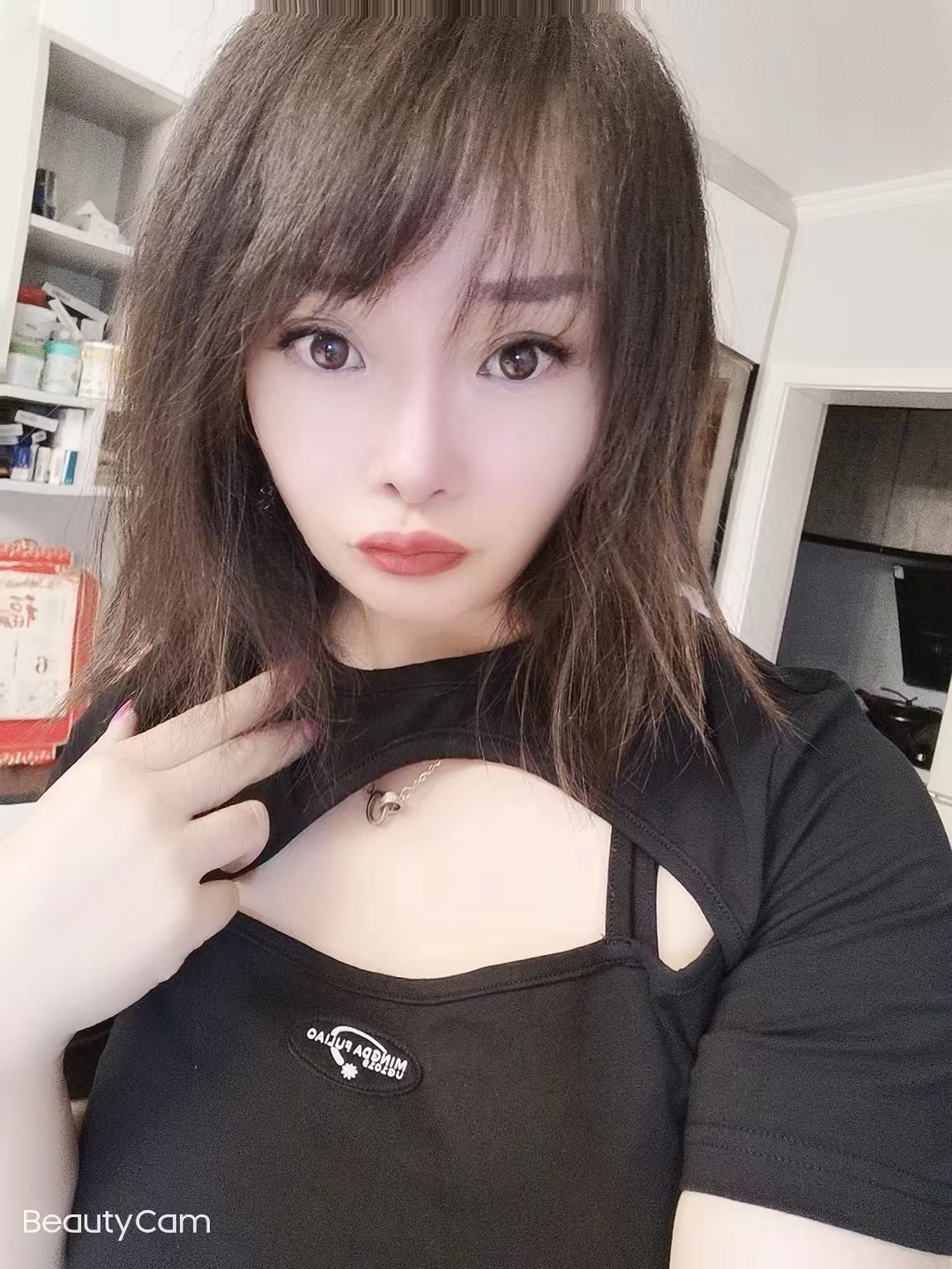 身材还可以的年轻妹妹