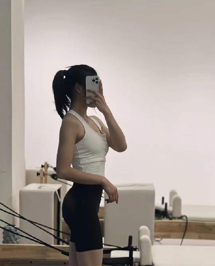 园区健身美女川妹瑶瑶