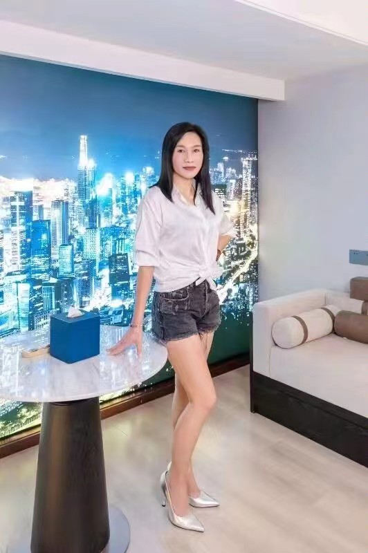 情趣内衣多多的小姐姐