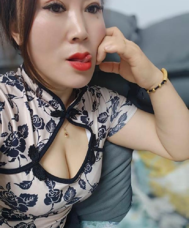 姚家性价比大奶熟女