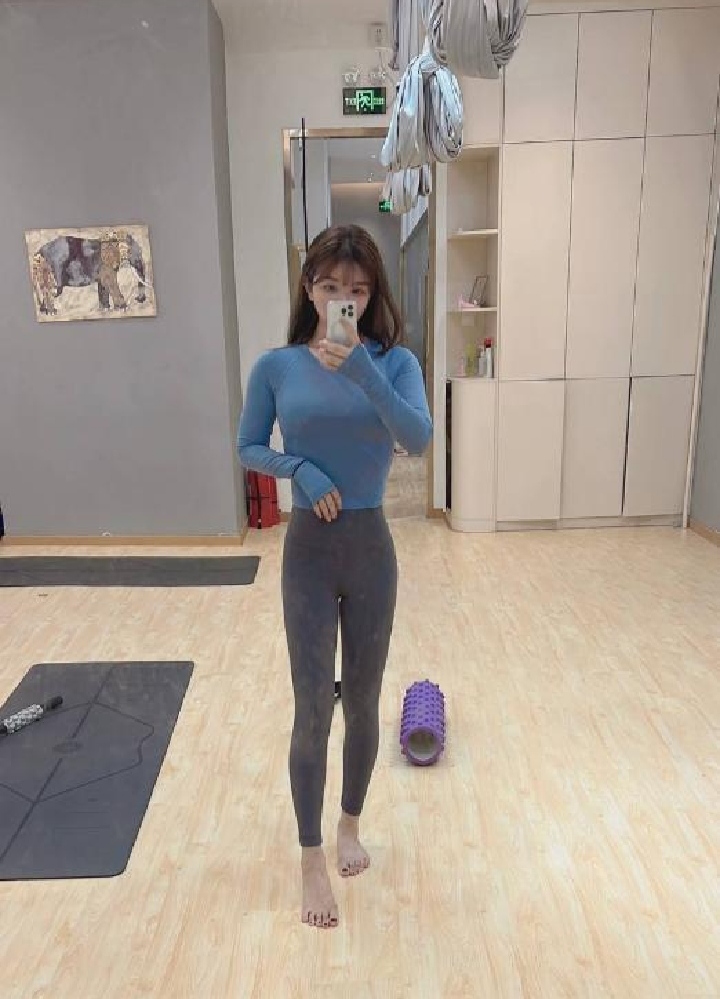 佛系兼职女友型萌妹