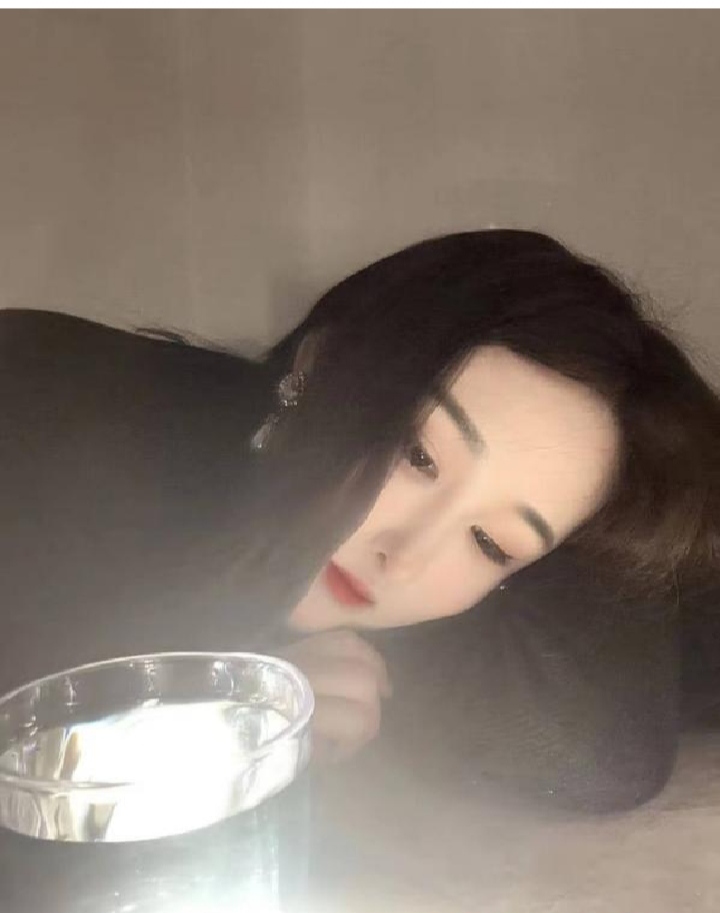 颜值爆表的大眼美女