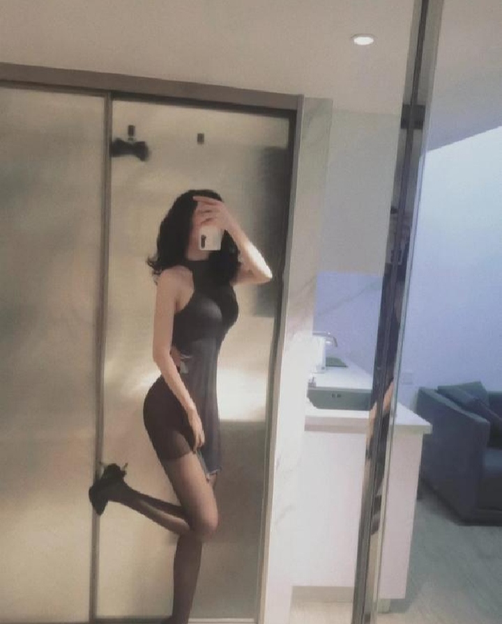 坂田年轻性感的梦舒