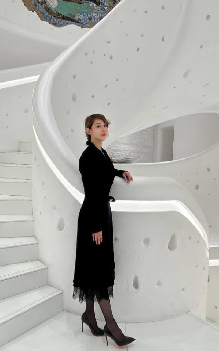 朝阳性感大长腿妹子