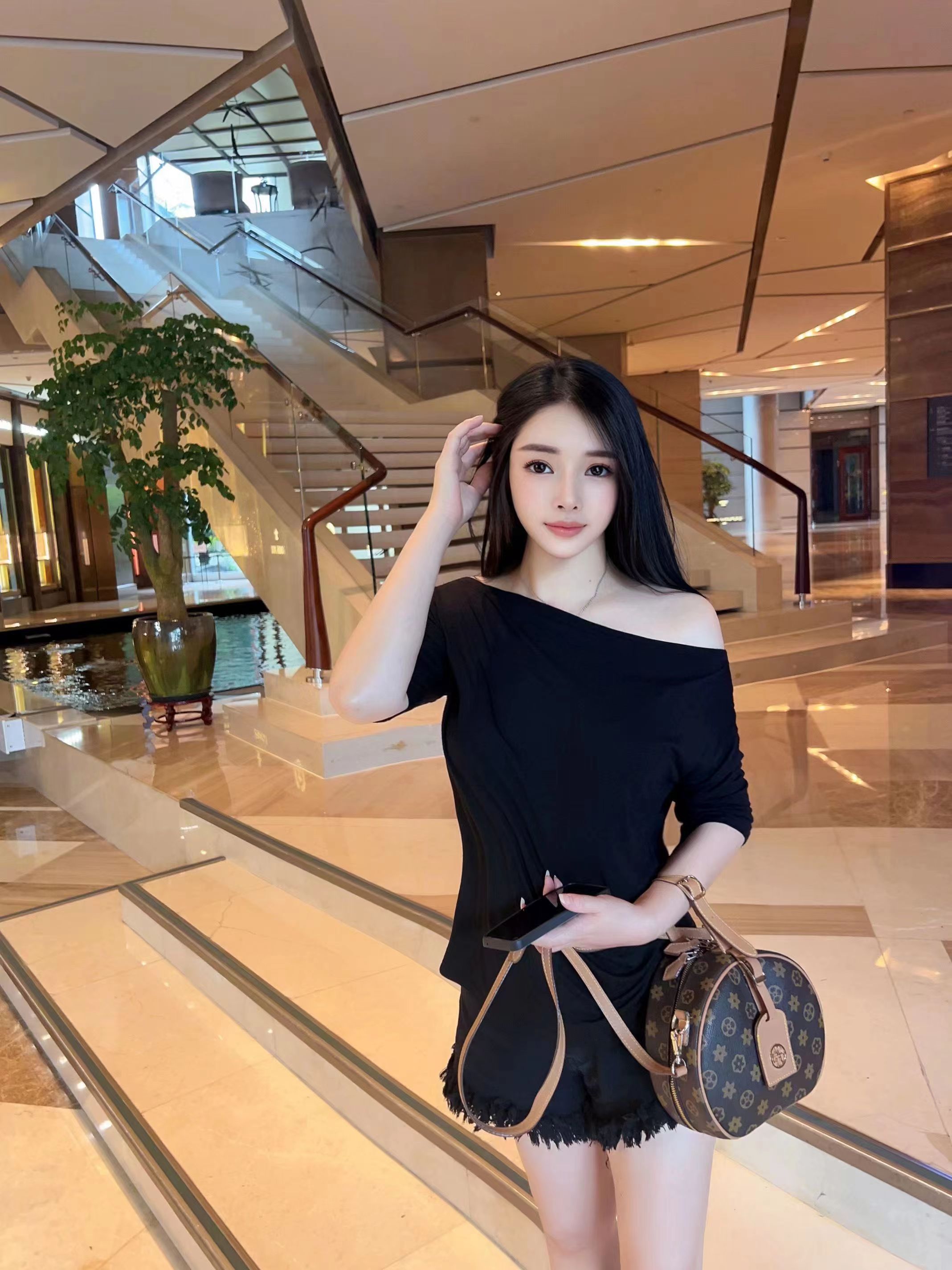 人很热情胸很不错