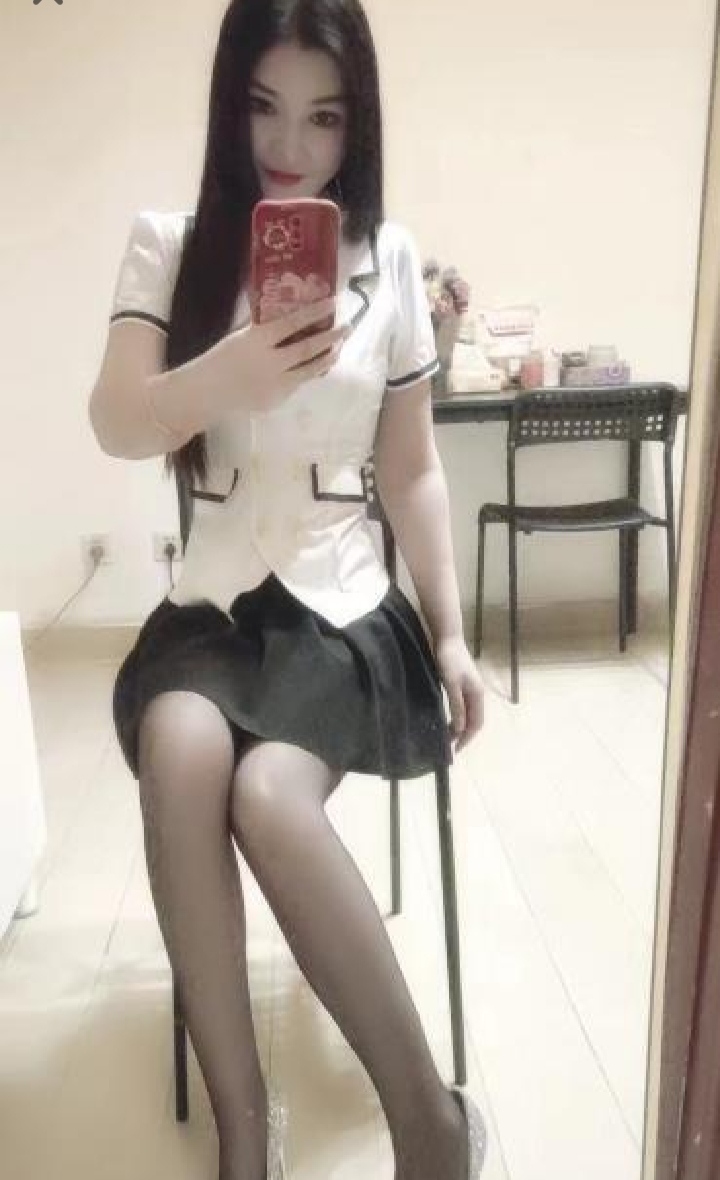 性感黑丝大长腿薇薇