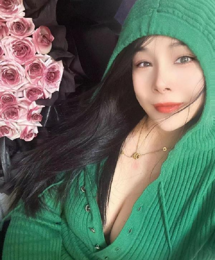 172大长腿丰满猫妹