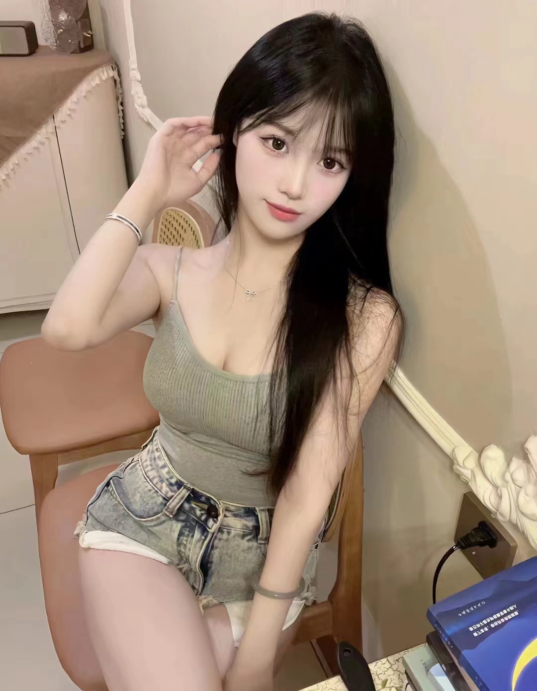 拱墅区甜美娇嫩小美女小诗