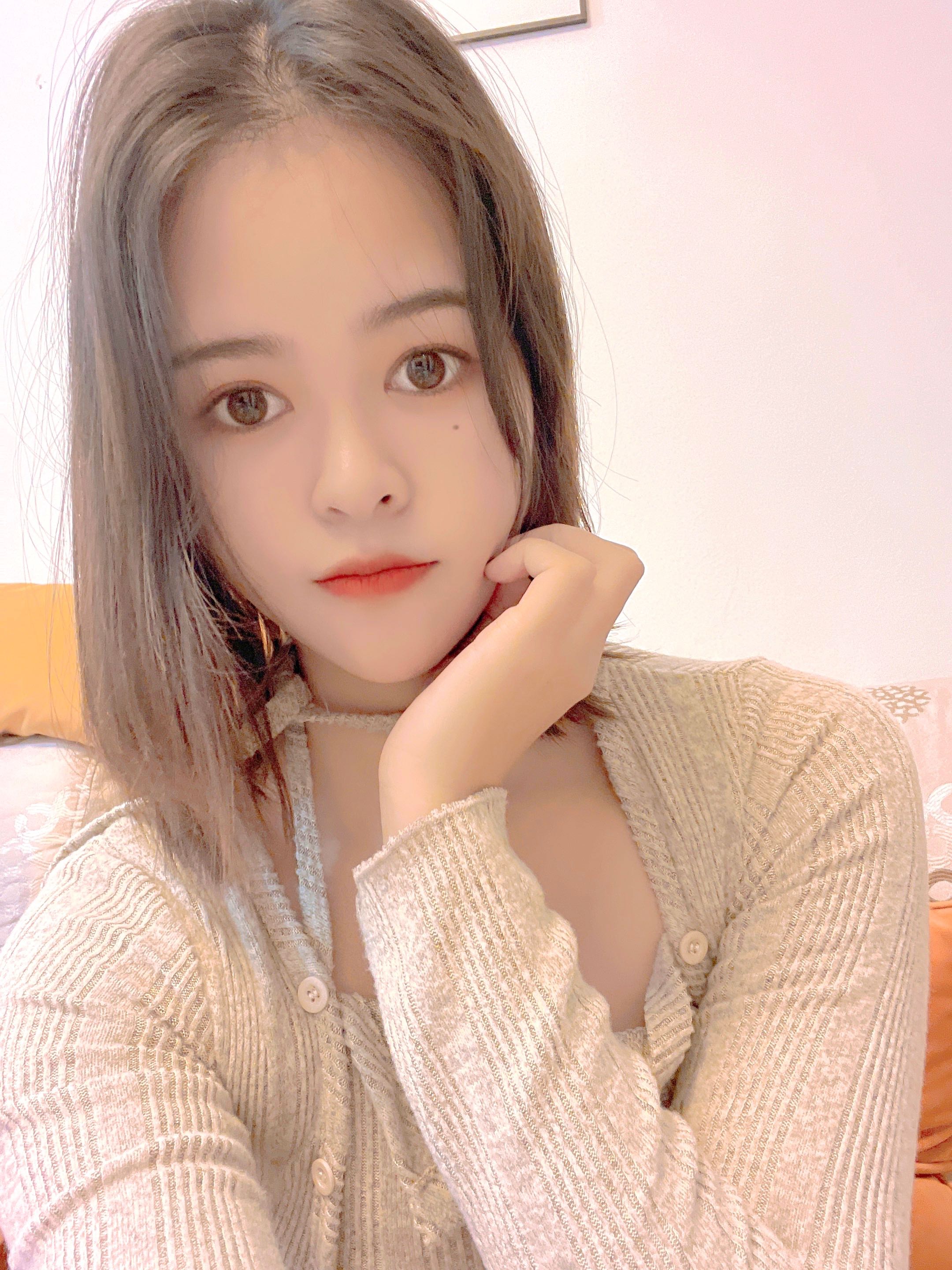 20岁小姐姐急需用钱兼职