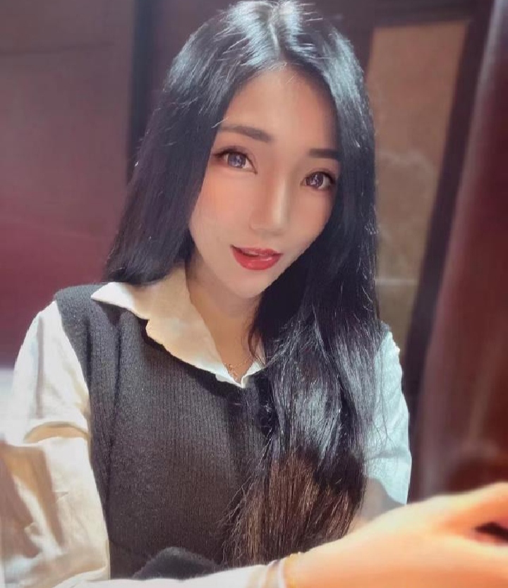 武侯娃娃脸大胸美眉