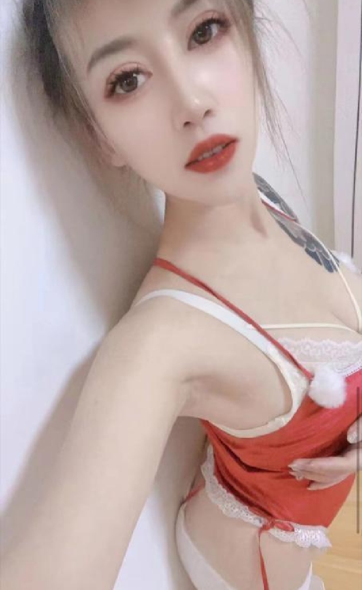 妩媚娇小玲珑的小姐姐