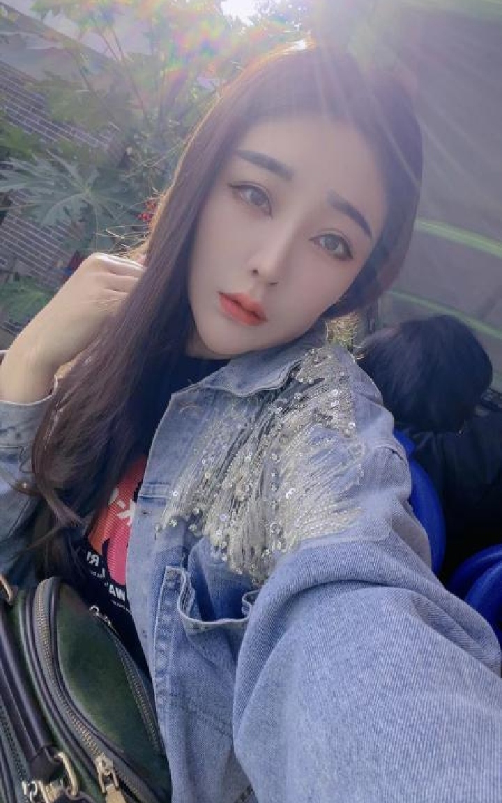 南山超会夹的小姐姐