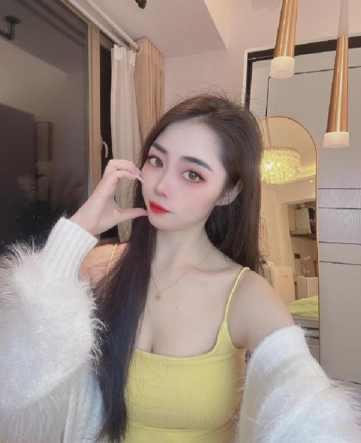 南山白嫩大奶柔情艾莉丝