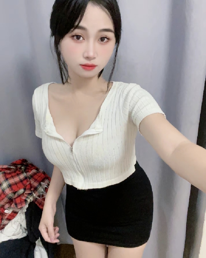 南岗丰满性感的兰兰