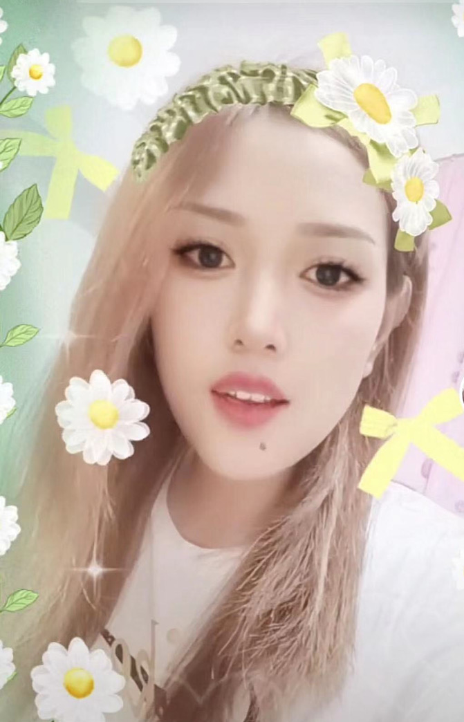 丰满柔情妩媚少妇