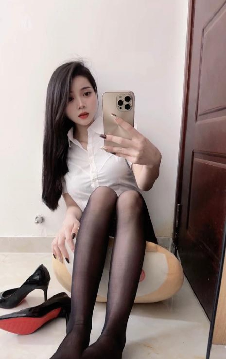 天河颜值系性感小女友