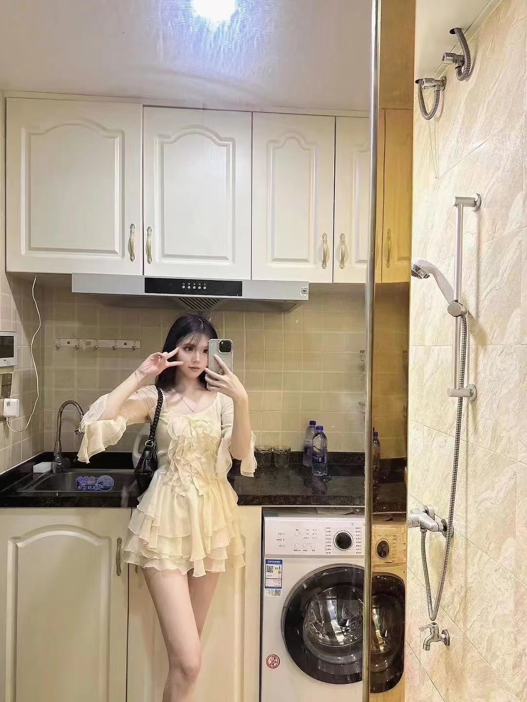 清纯精致脸 身体柔软温