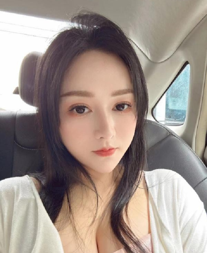 花都肉感诱惑彤彤