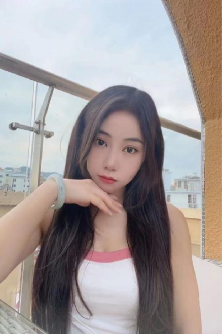 天河粉嫩小美女