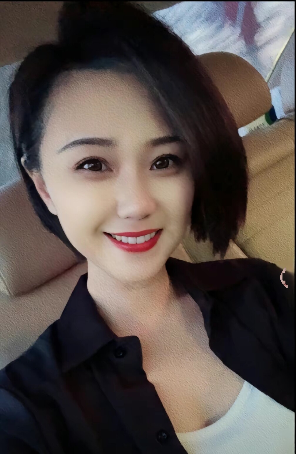 沈阳市一个良家妹子因为忍受不了贫穷和老公离婚下海了