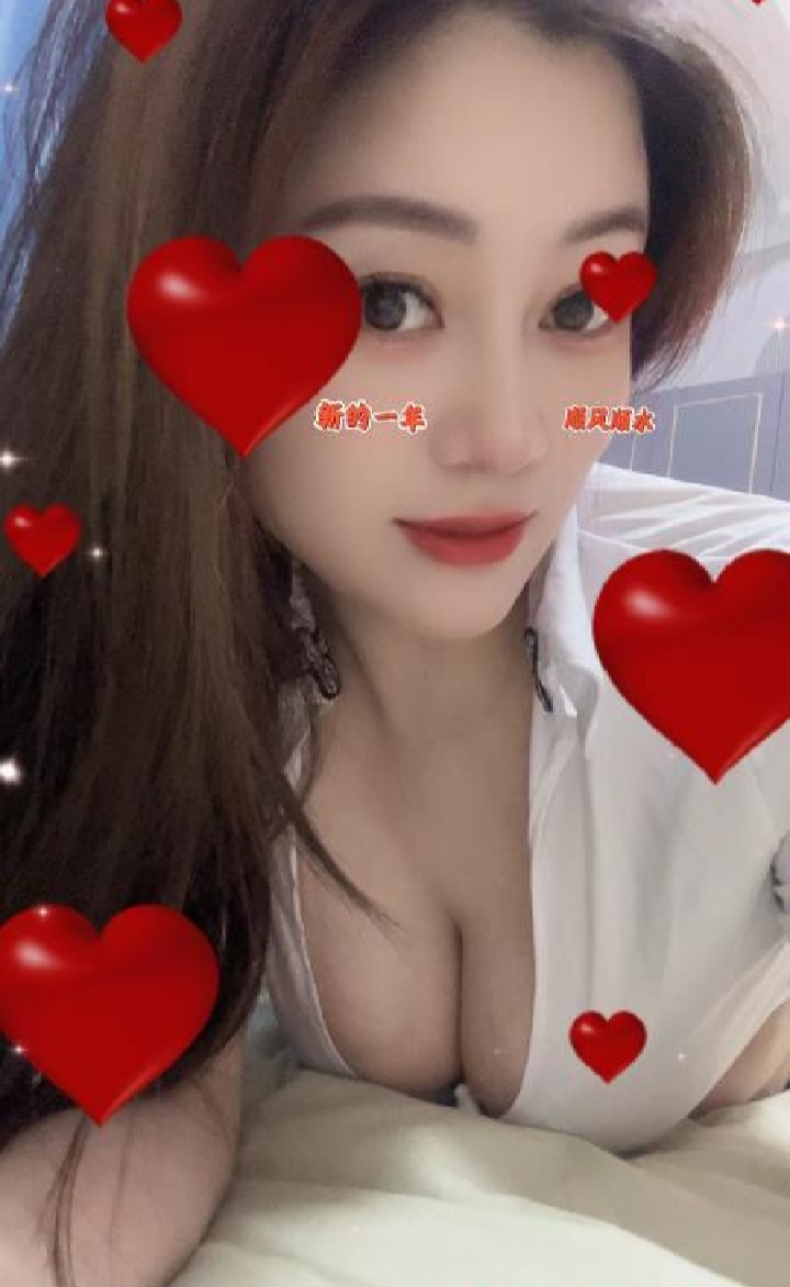 新开课长腿大胸少妇