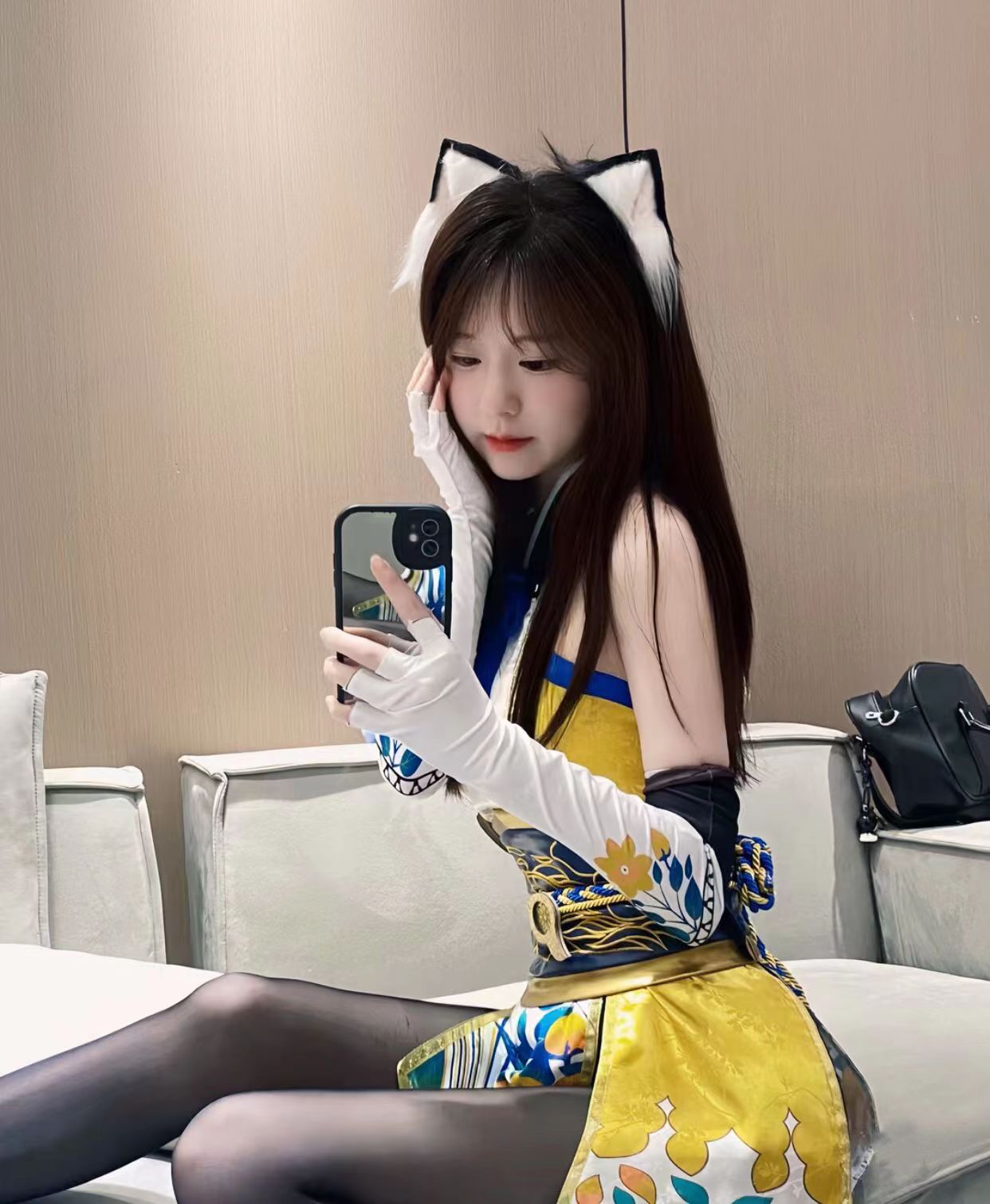 妹妹很不错制服很多