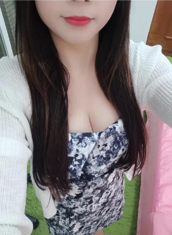 西区服务系大胸美女